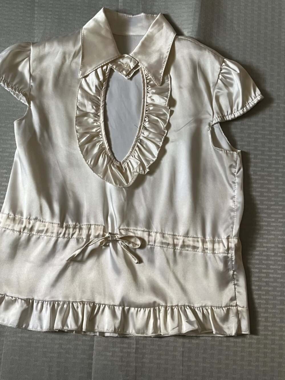 Stylish  Satin Beige Blouse For Women's size M - Picture 4 of 6